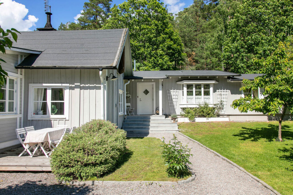 Markplattor vid trädgårdsrenovering. Vallentuna Ormsta