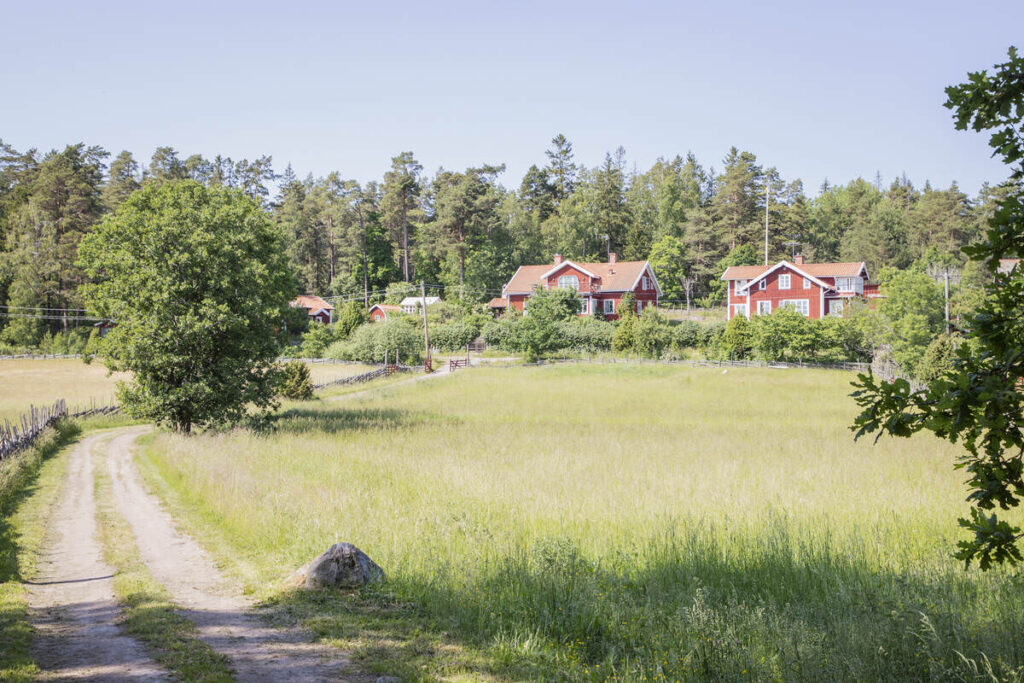 Trädgårdsanläggning & stenläggning Villa. Täby Näsbydal